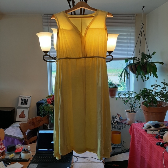 Ladies clothing - Picture 2 of 7